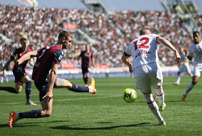 包含清晨体能课后，那不勒斯再遭质疑备战中超，球迷炸锅，身体对抗强度拉满的词条