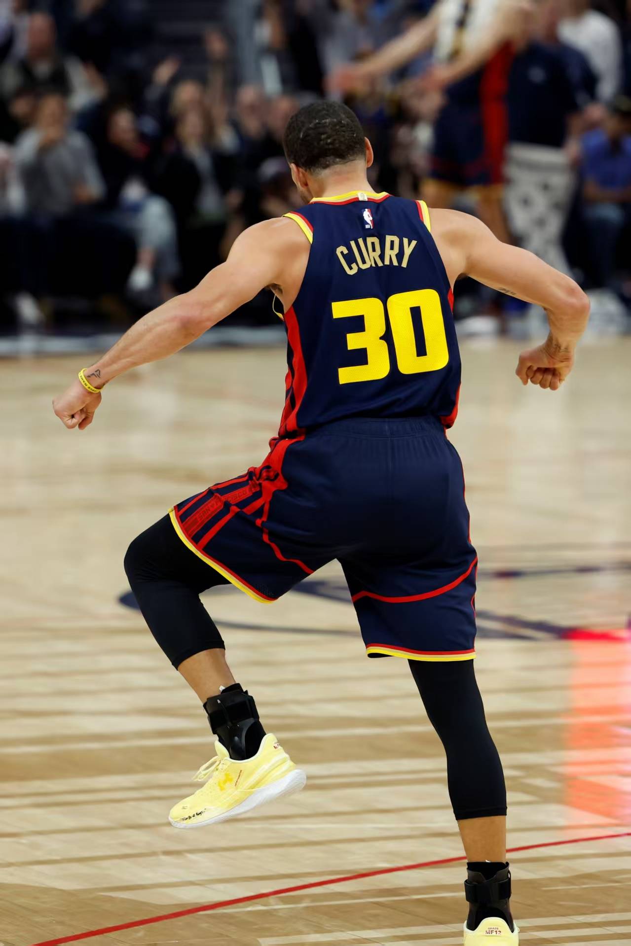 金州勇士迎NBA季后赛关键赛,关键时刻扳平良机,信心回归,身体对抗强度拉满的简单介绍 金州勇士迎NBA季后赛关键赛,关键时刻扳平良机,信心回归,身体对抗强度拉满的简单介绍